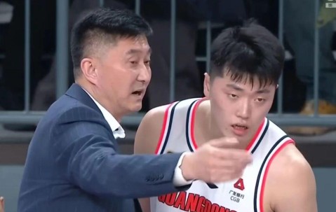 kaiyun-广东男篮兵败，锋线大将被批不配合同，萨林杰引众怒徐杰状态堪忧